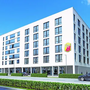 Super 8 By Wyndham West 3*, München Tyskland